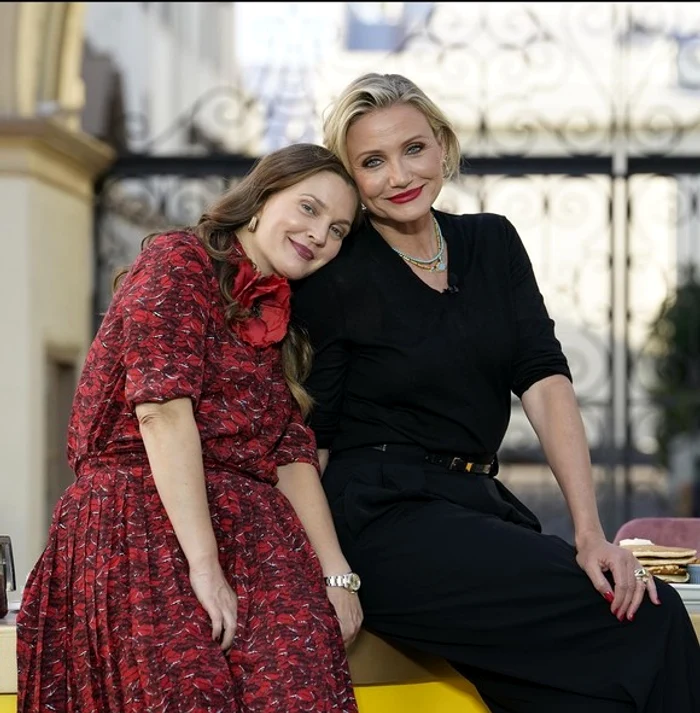 Cameron Diaz şi Drew Barrymore şi-au amintit amuzate de clipele petrecute la filmările de acum 21 de ani