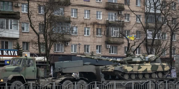 tanc mariupol foto unian.info