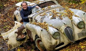 cumparat lasat 50 masini colectoe 1950 ruginit padure germania mesaj transmis e1761571746554 webp