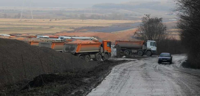 În zona satului Brănişca lucrările sunt într-un stadiu mai avansat. FOTO: Daniel Guţă. ADEVĂRUL.