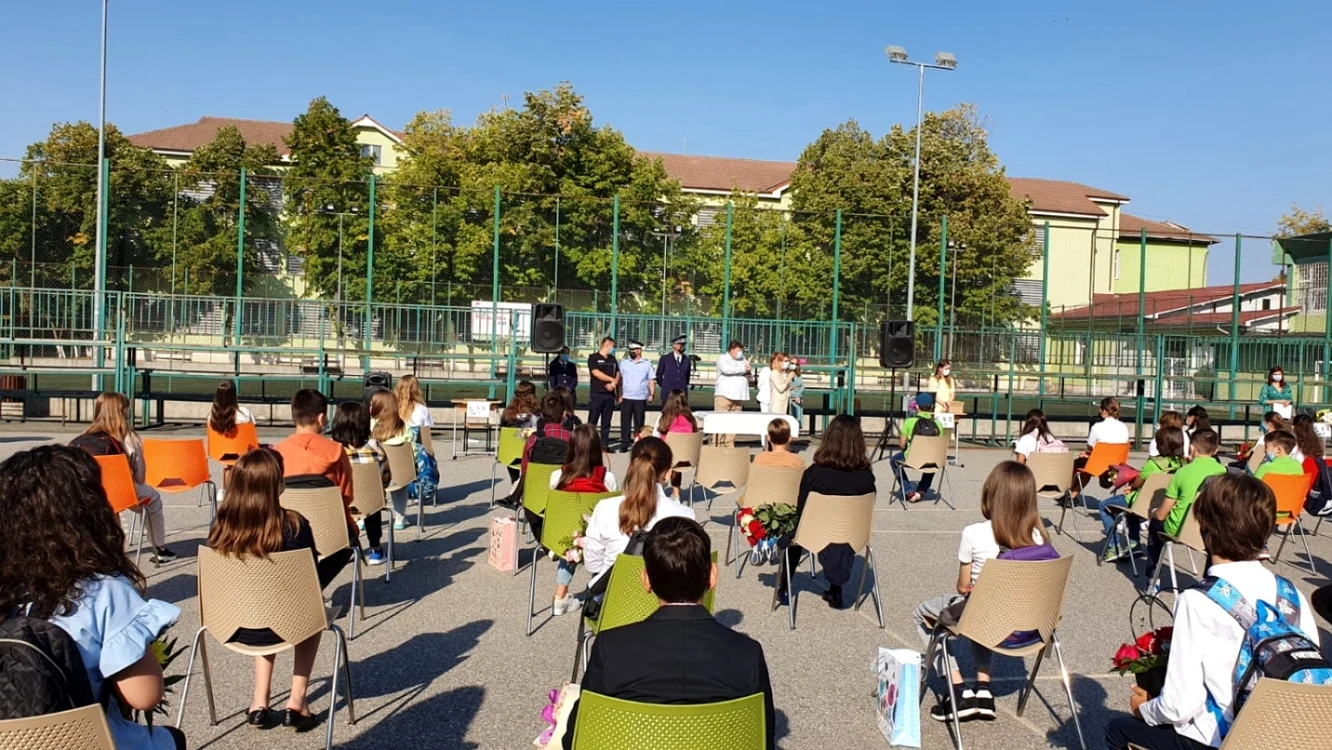 locuri marcate la ceremonia de deschidere la câteva şcoli din slatina
