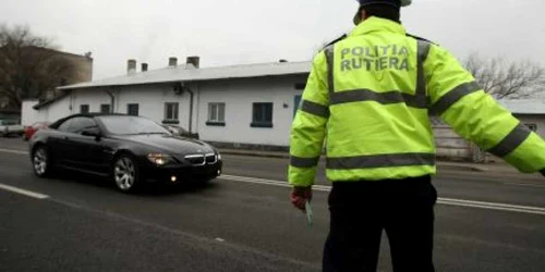 Poliţiştii de la Rutieră continuă acţiunile pentru disciplinarea participanţilor la trafic