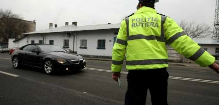 Poliţiştii de la Rutieră continuă acţiunile pentru disciplinarea participanţilor la trafic