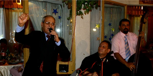 Nelu Ploieşteanu este unul dintre cei mai cunoscuţi interpreţi de muzică lăutărească