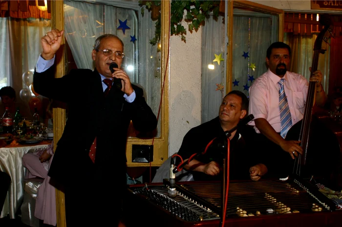 Nelu Ploieşteanu este unul dintre cei mai cunoscuţi interpreţi de muzică lăutărească