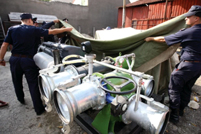 Timişoara: Circulaţie blocată la două pasaje de pompe împotriva inundaţiilor