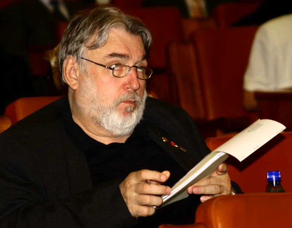 
    Adrian Păunescu  