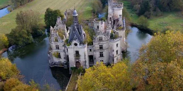 Castelul de la Mothe- Chandeniers_foto_cnn.com