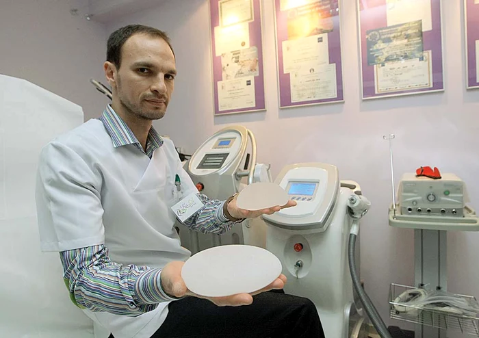 Medicul Kasem ne-a arătat ce implanturi i-a pus Nicoletei în urmă cu trei ani