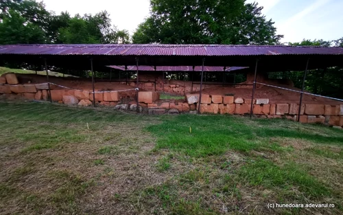 cetatea dacică costesti foto daniel guta adevarul