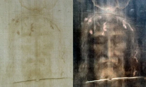 Figura umană de pe Giulgiul din Torino, imaginea originlă (stânga) și negativ (© Dianelos Georgoudis / Wikimedia Commons)