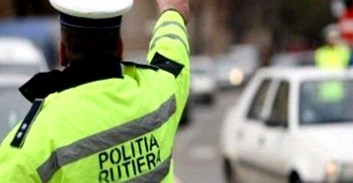 Tânăra nu a oprit la semnalul poliţistului