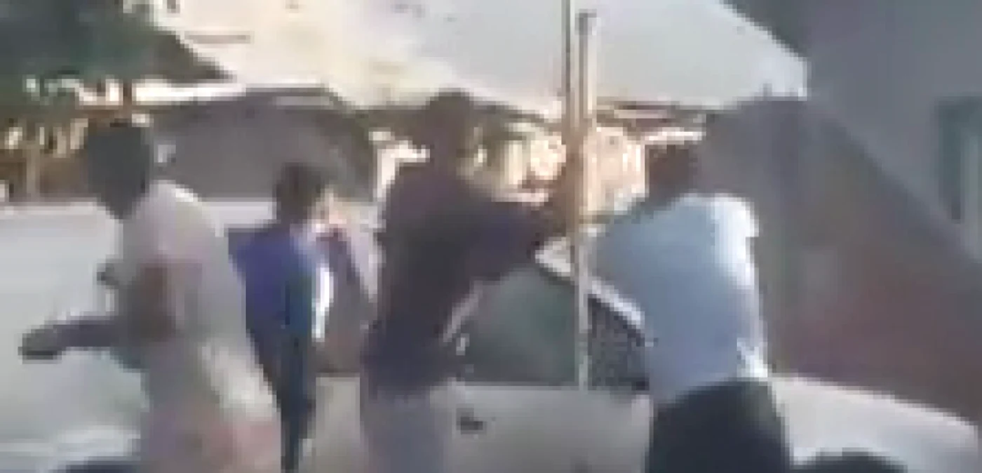 Din cercetări s-a stabilit că la data de 17 iunie, între două grupuri de persoane din Titu a izbucnit un conflict spontan, în urma căruia 5 bărbaţi au fost răniţi