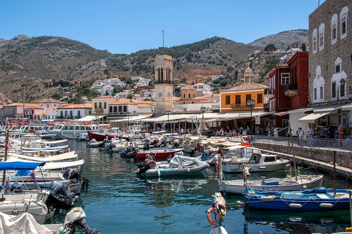 Viața idilică de pe insulele grecești atrage mulți turiști români. FOTO: Pixabay