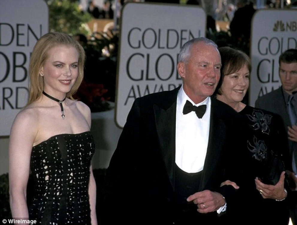 
    Nicole Kidman, alături de tatăl ei, Antony(foto AFP)  