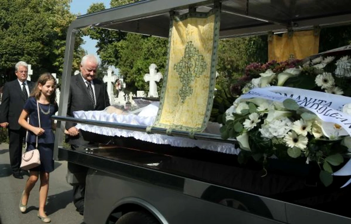 Ion Columbeanu a fost înmormântat la Cimitirul Ghencea Civil