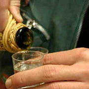 tuica alcool 9876543 40537800 jpeg