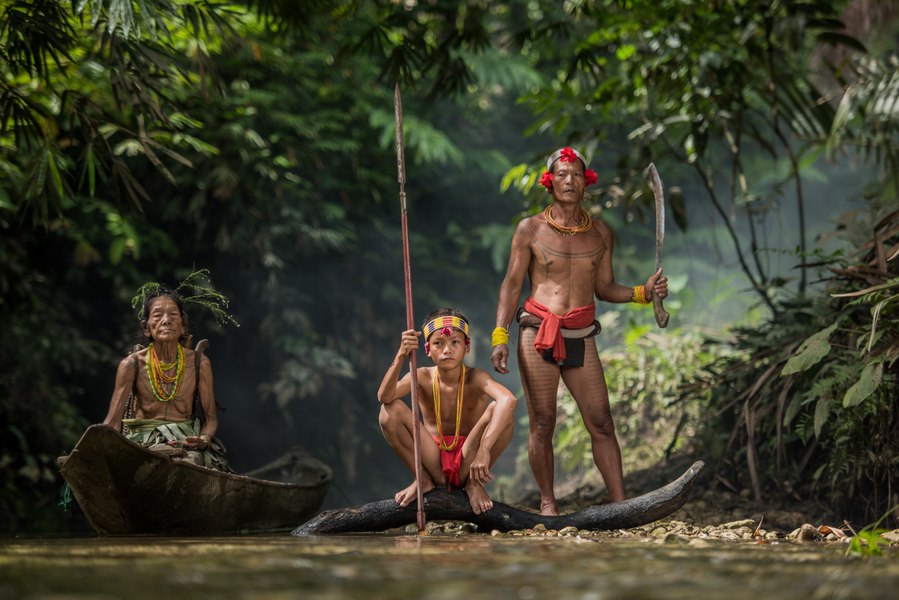 Cum a afectat accesul la Internet un trib amazonian izolat: de la dependența de rețele sociale, la site-uri deocheate 