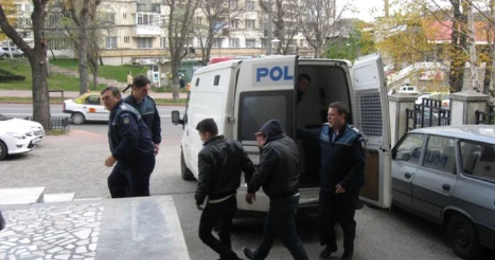 Cinci membri ai rețelei au fost prezentați astăzi la Tribunal cu propunerea de arestare preventivă
