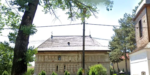 Biserica Golesti 01 foto Denis Grigorescu jpg