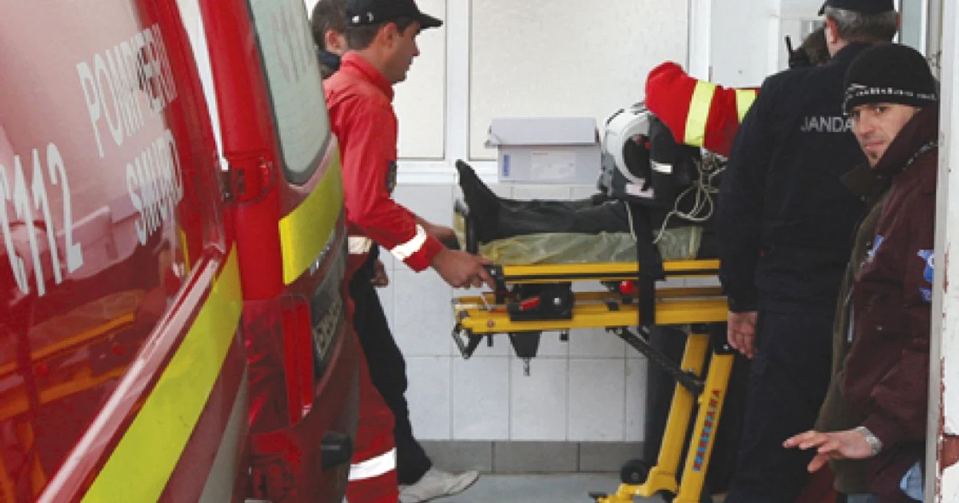 Poliţistul Radu Ţâulică a fost dus de SMURD la Spitalul de Neurochirurgie
