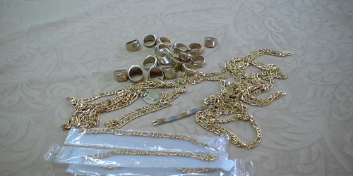 autoarele tâlhăriei au pus ochii pe bijuteriile din aur