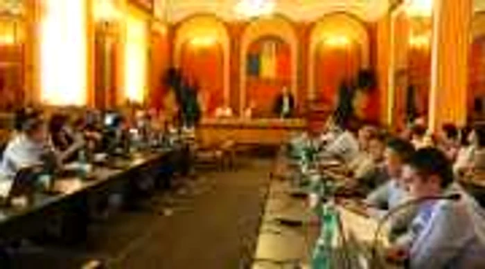 Un grup de consilieri pleacă în Italia pe banii Consiliului Local Foto: Bogdan Dimofte