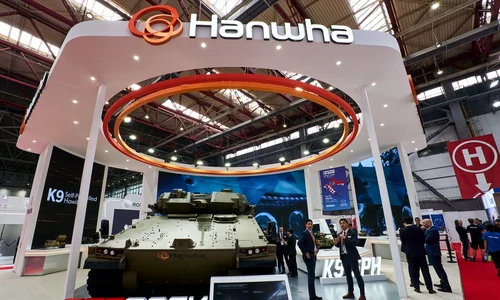 Standul Hanwha la Expoziția din București FOTO Profimedia 