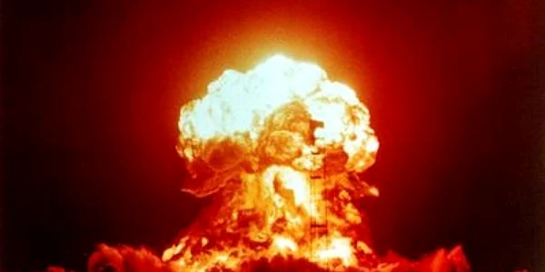 Bomba cântărea 4,5 tone și avea o grosimea unei camionete