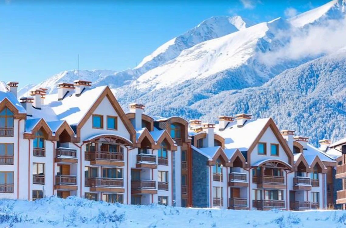 Stațiunea Bansko din Bulgaria, preferată de români în sezonul de schi.