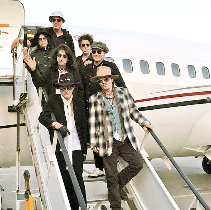 Johnny Depp a venit însoţit de Alice Cooper şi de Joe Perry, colegii lui de scenă
