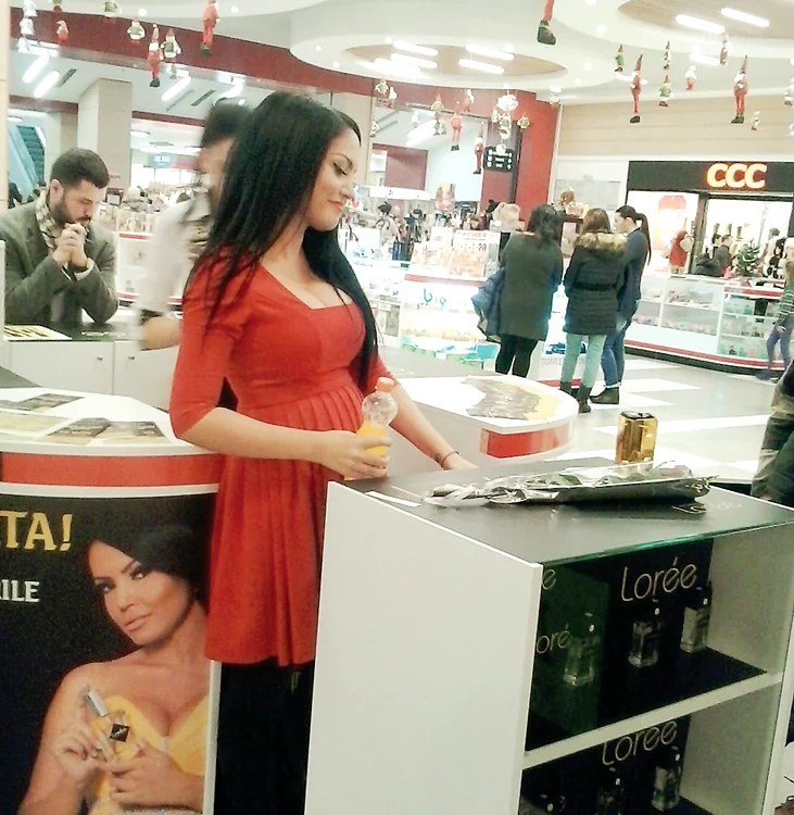 
    Andreea Mantea  e tare mândră  că va fi mămică  