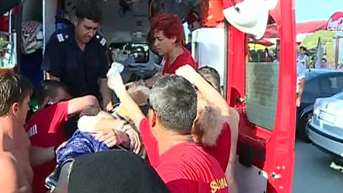 Tânărul a fost transportat la spital (captură România Tv)