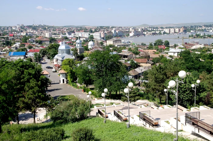 Municipiul Tulcea - vedere panoramică de la Monument FOTO: CJ Tulcea