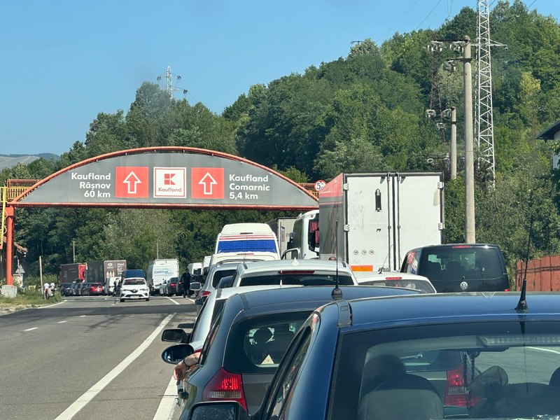 Restricţii de circulaţie pe DN 1, între Ploieşti şi Braşov, pentru lucrări de întreţinere a carosabilului şi a acostamentului