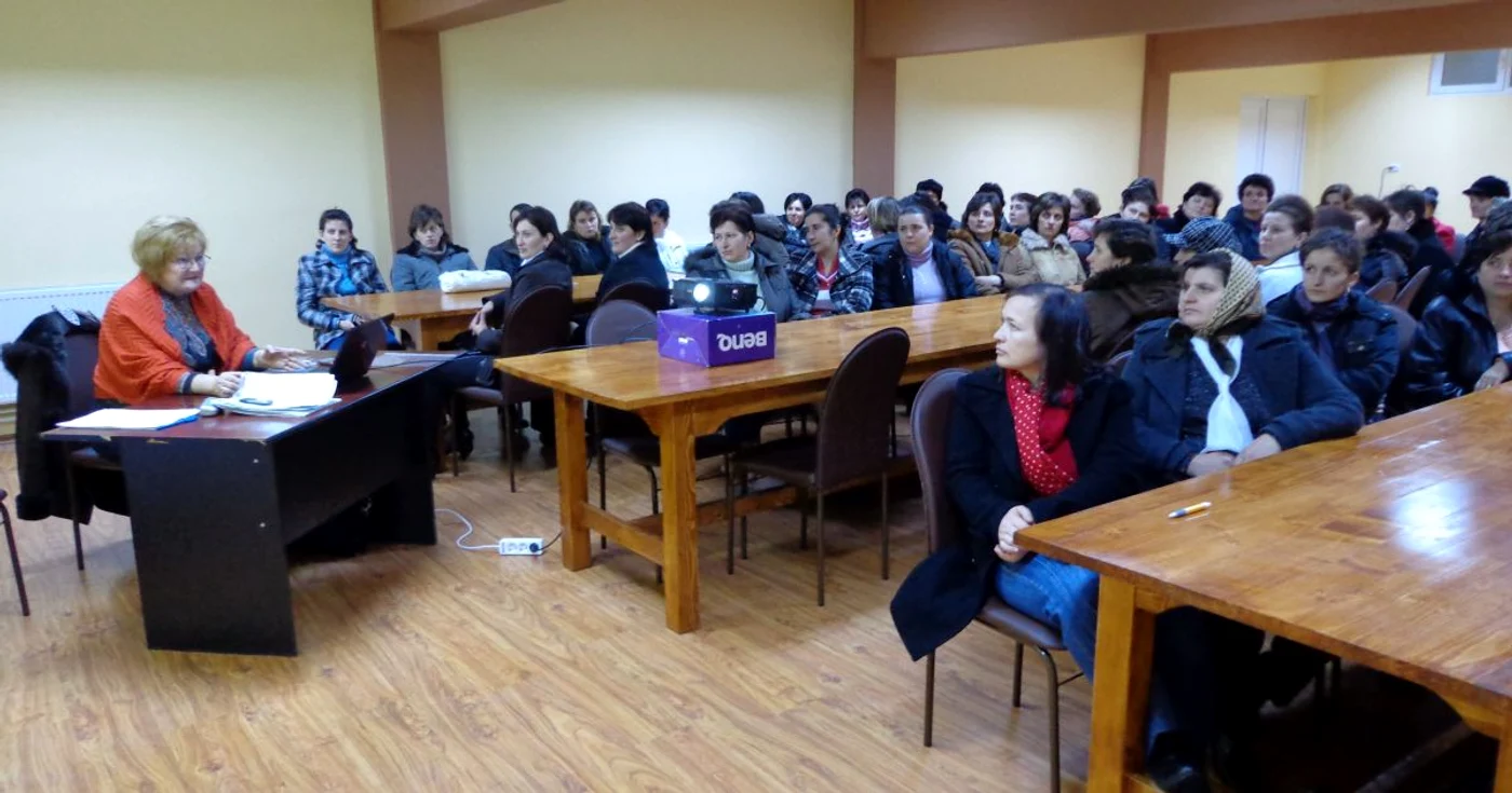 Cursurile de teorie şi practică sunt urmate în regim de gratuitate