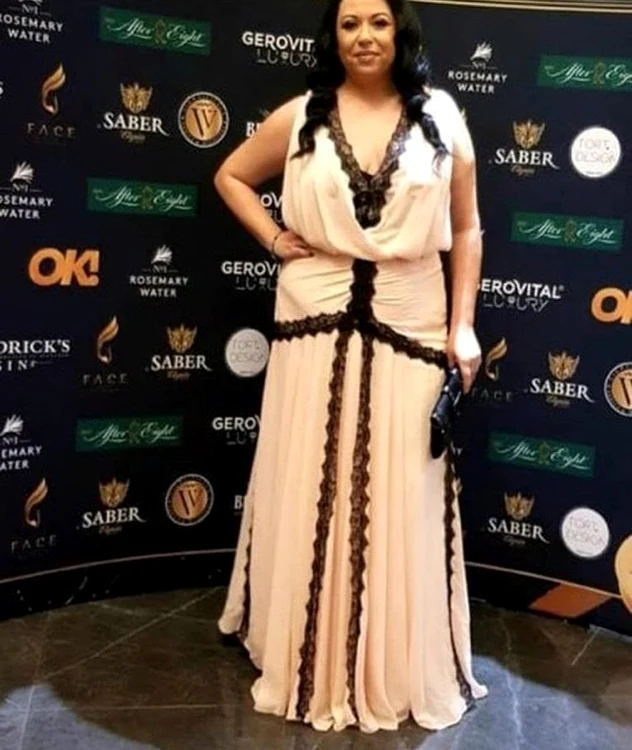 Oana Roman și-a scos la vânzare rochiile cu care a participat la diferite evenimente mondene