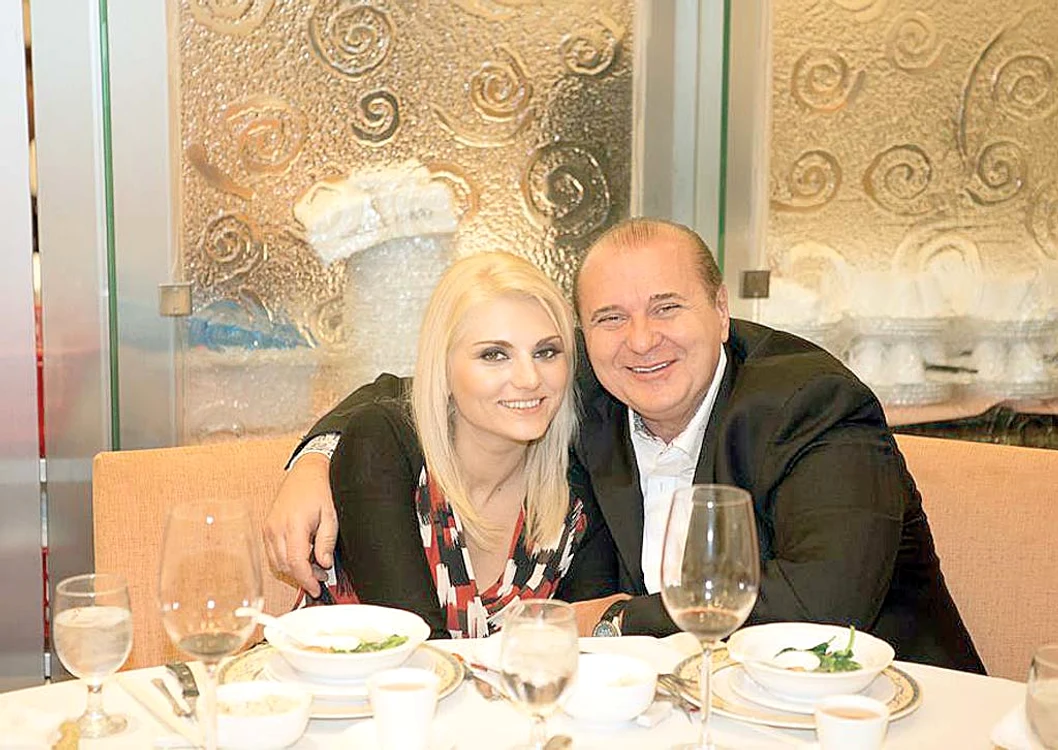 Milionarul s-a despărţit de  Oana Iordache în luna mai