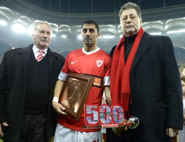 
    Ion Nunweiller (stânga), alături de Ionel Dănciulescu şi Cornel Dinu  