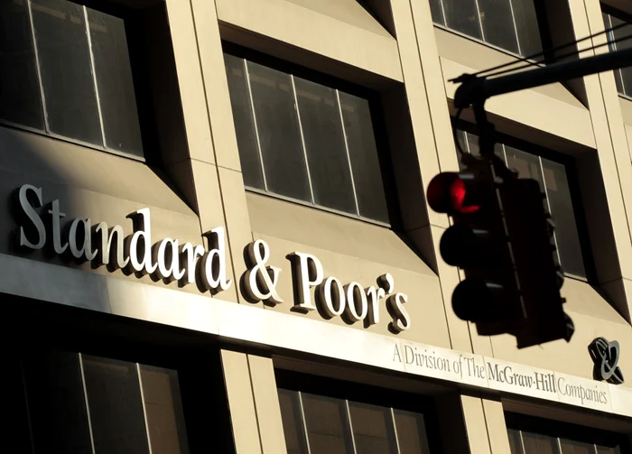 Standard & Poor's cere Parisului reforme fiscale şi economice