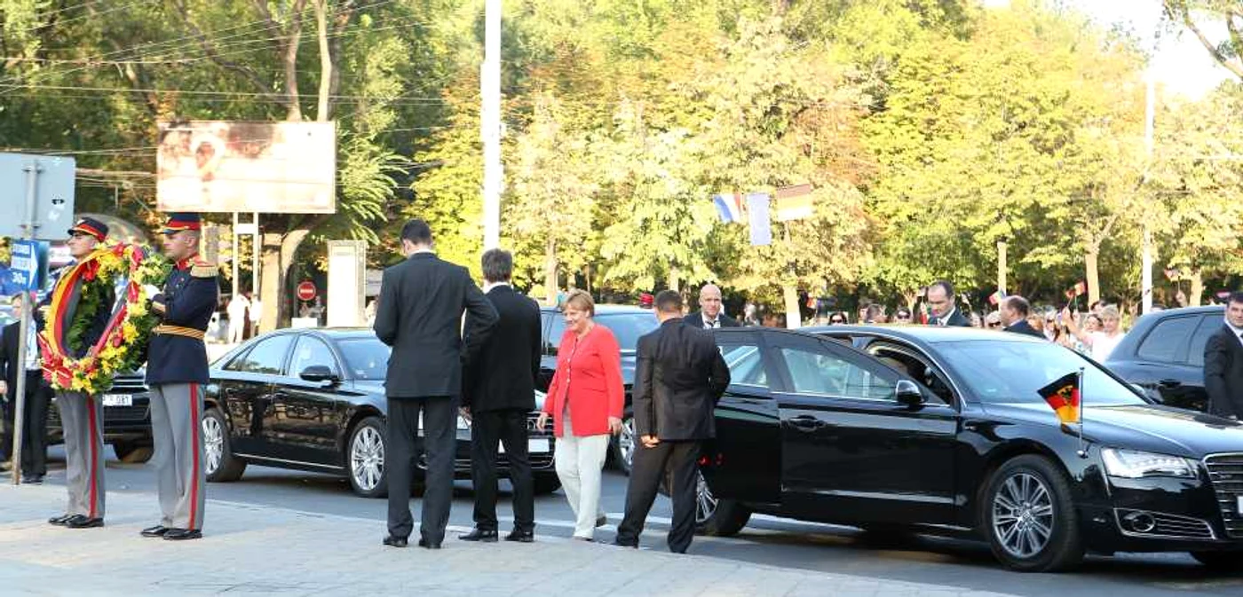 Angela Merkel a folosit un Audi blindat la Chişinău