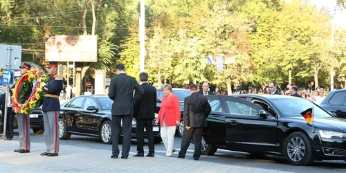 Angela Merkel a folosit un Audi blindat la Chişinău