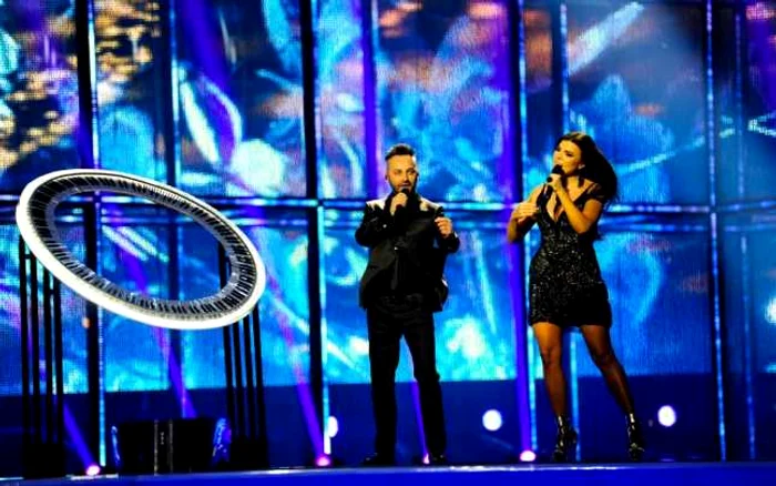 Paula şi Ovi, la repetiţia generală la care au fost notaţi de juriile de specialitate FOTO EBU/eurovision.tv