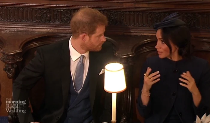 
    Prinţul Harry şi Meghan Markle au experimentat prima lor ceartă în public, la nunta Prinţesei Eugeniefoto: captura Daily Mail  