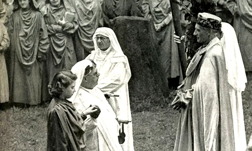 Regina Elisabeta la ritual druid   GettyImages 1472385312 jpg