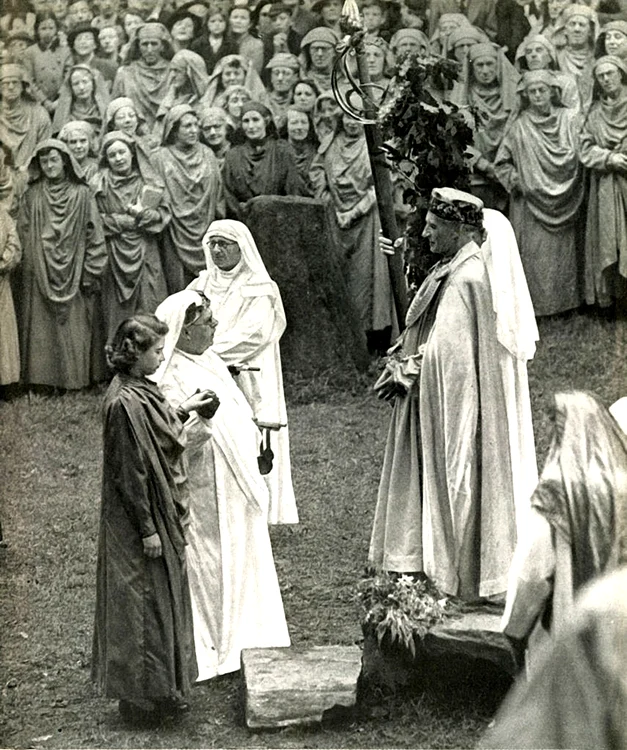 Regina Elisabeta la ritual druid GettyImages 1472385312 jpg