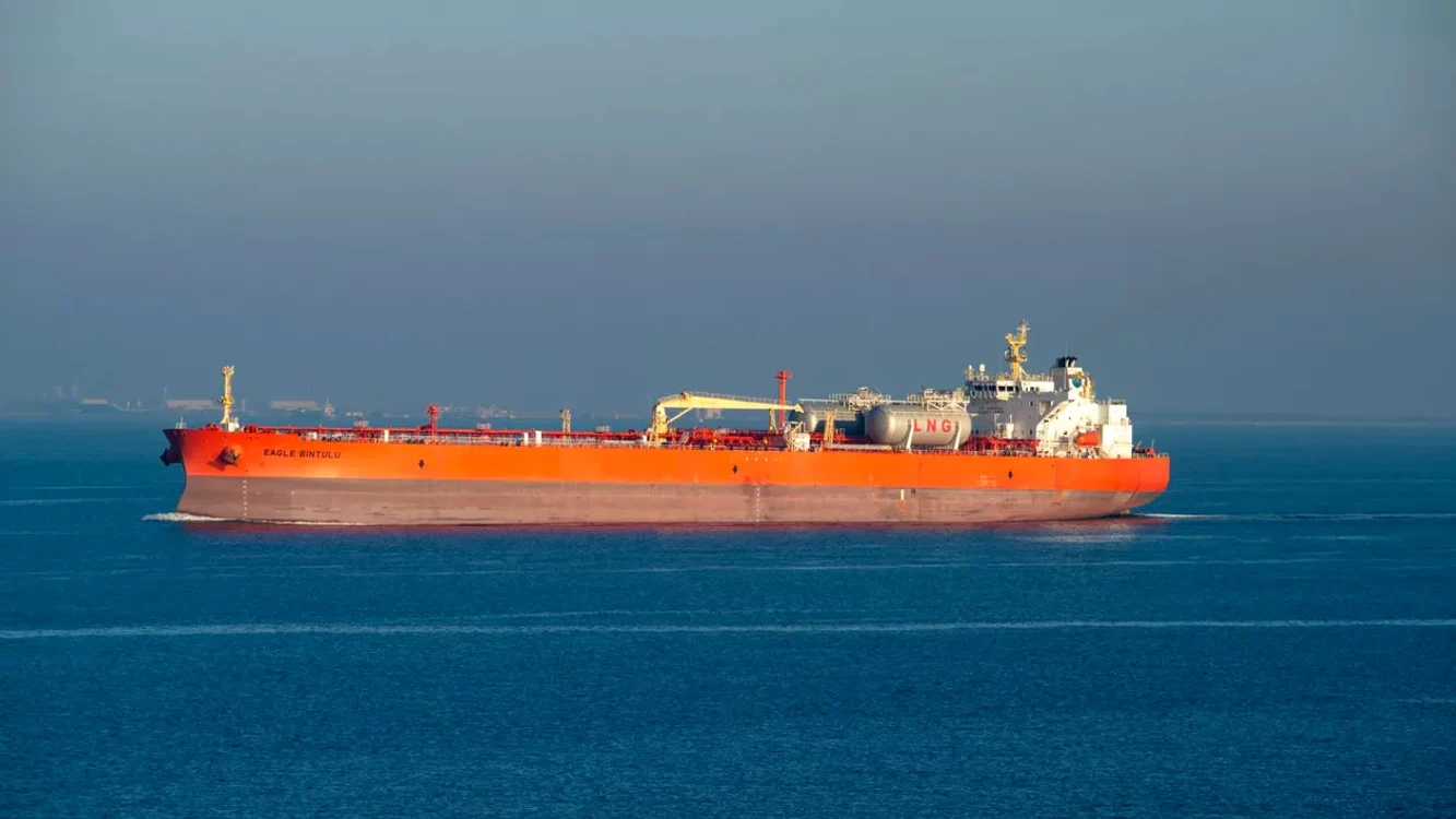 Alertă în Marea Neagră după explozia unui petrolier. 