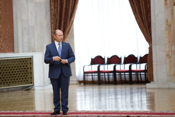 Valeriu Streleţ a expediat o scrisoare de invitaţie către FMI în prima şedinţă a Guvernului, vineri, 31 iulie