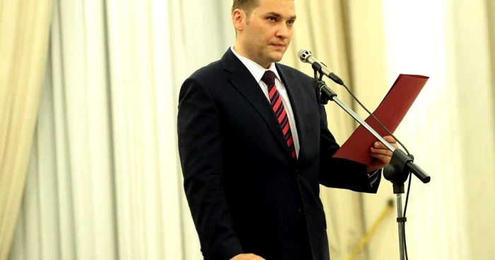 FOTO: Mediafax | Dan Şova a depus jurământul de învestitură în funcţia de ministru pentru Relaţia cu Parlamentul