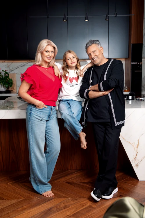 Alexandru Sautner și familia foto OK! Magazine DSC 7550 (5) jpg